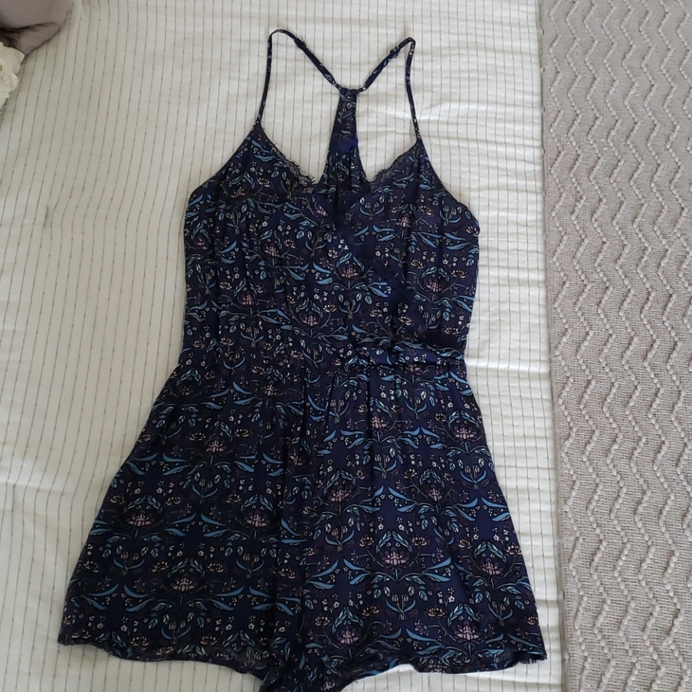 💕 Cute Fluorished Romper 💕